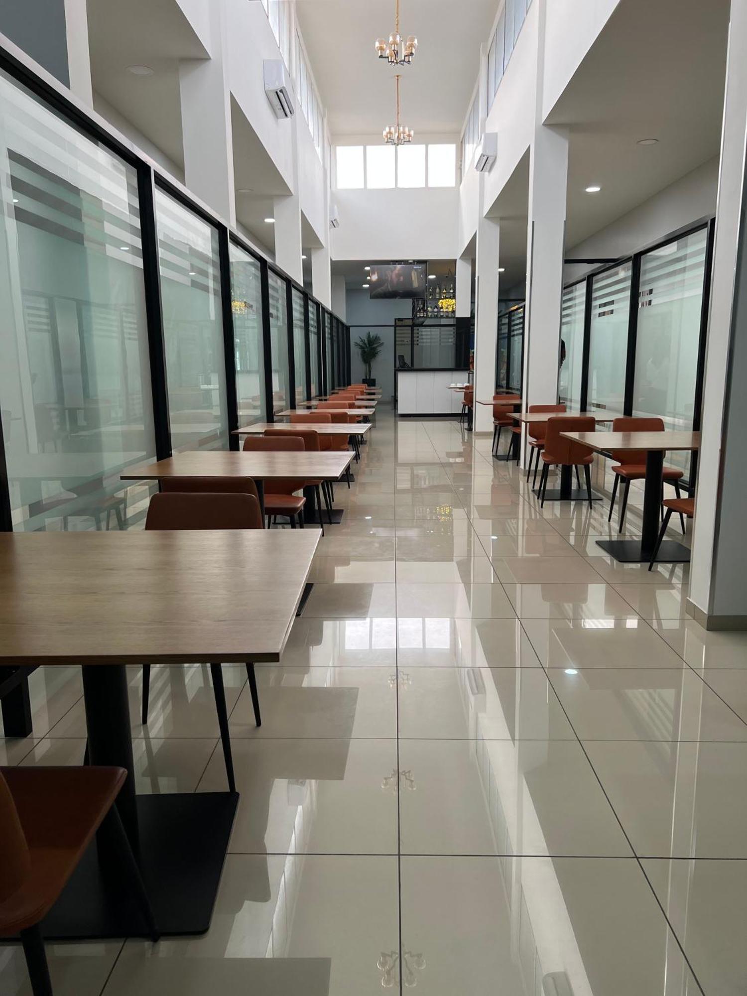 Ixoras Hotel Victoire Kinşasa Dış mekan fotoğraf