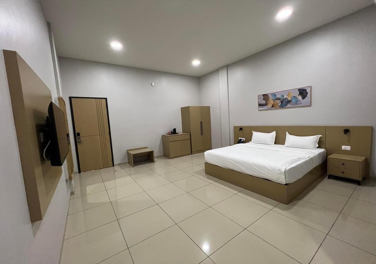 Ixoras Hotel Victoire Kinşasa Dış mekan fotoğraf